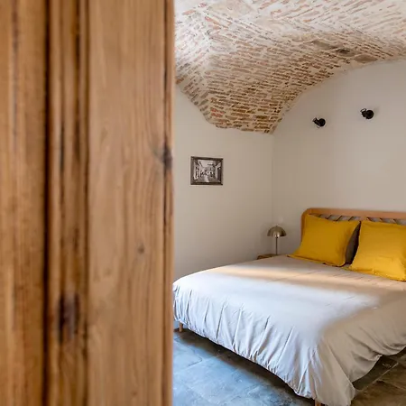 Les Petites Voutes Apartment