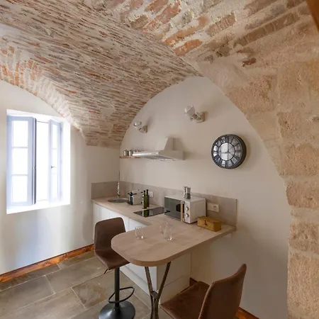 Les Petites Voutes Saint-Gilles (Gard)
